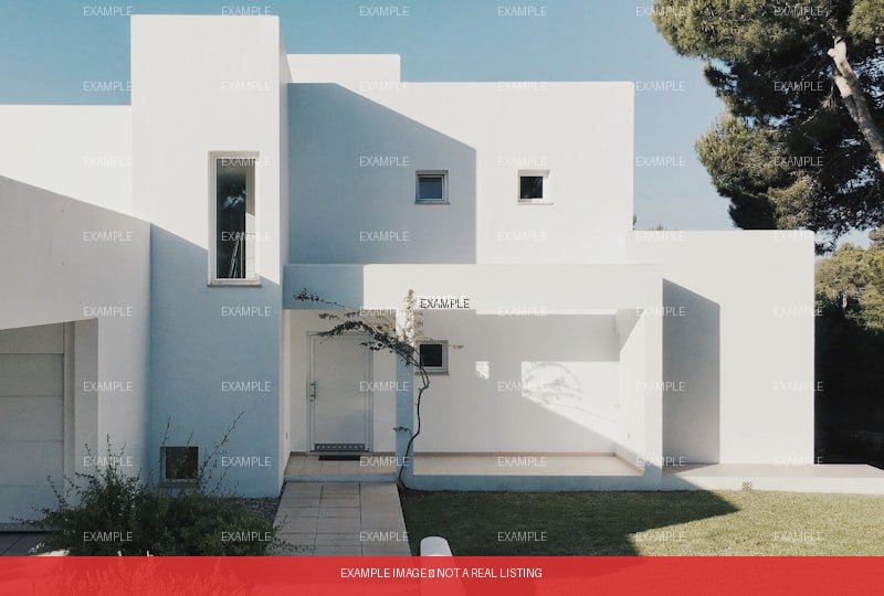 3-Bed Villa with Sea Views